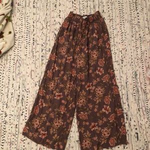 american eagle floral flowy pant